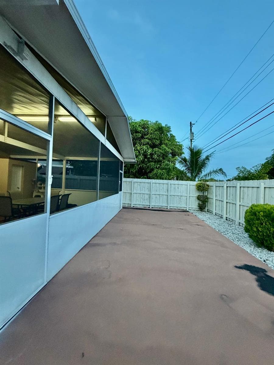 1092 W 32nd Street, Hialeah, FL 33012 photo 12