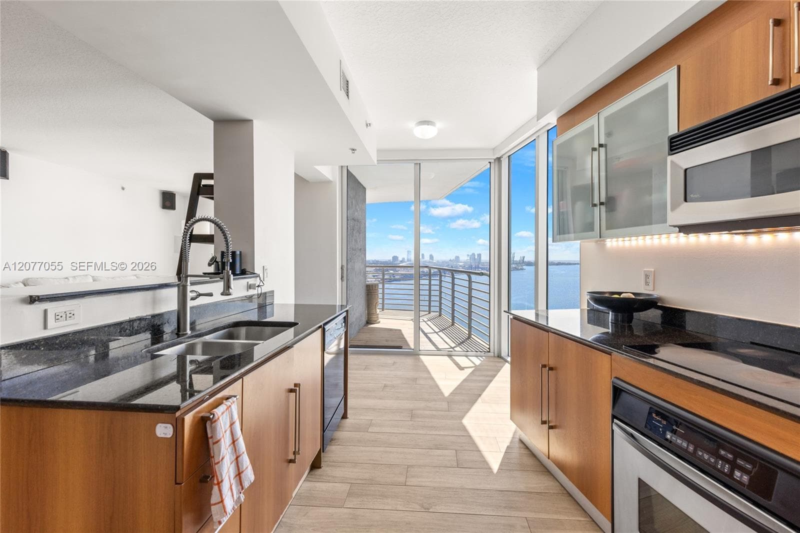 325 S Biscayne Blvd # 2723, Miami, FL 33131 photo 4