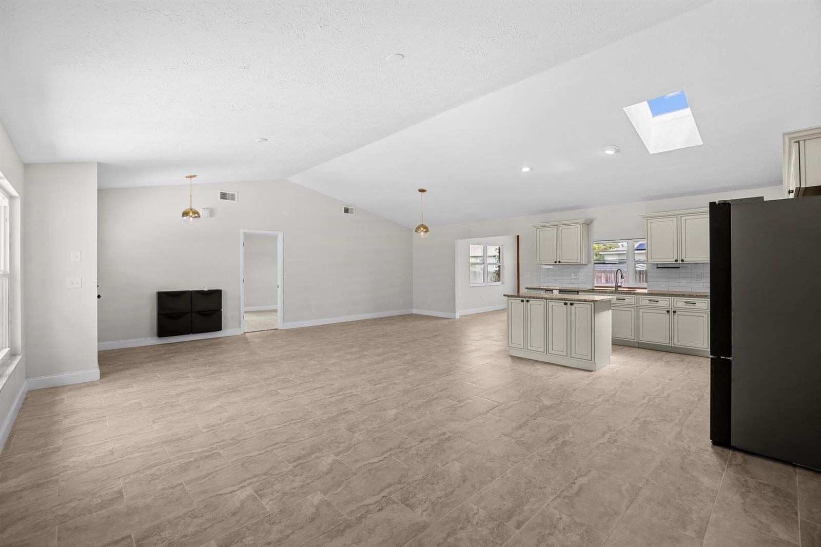 371 SW BUTLER Avenue, Port St. Lucie, FL 34983 photo 3