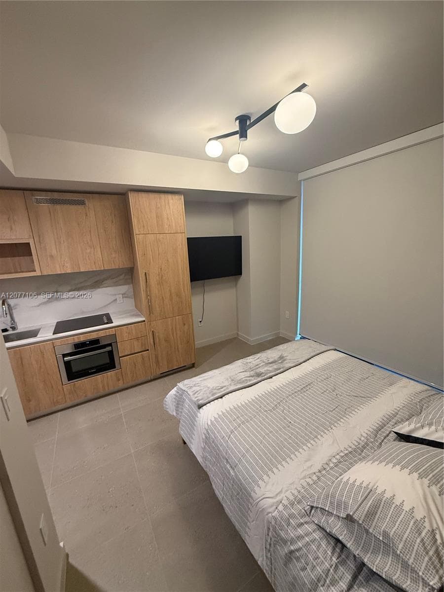 11 NE 6th St # 706, Miami, FL 33132 photo 10