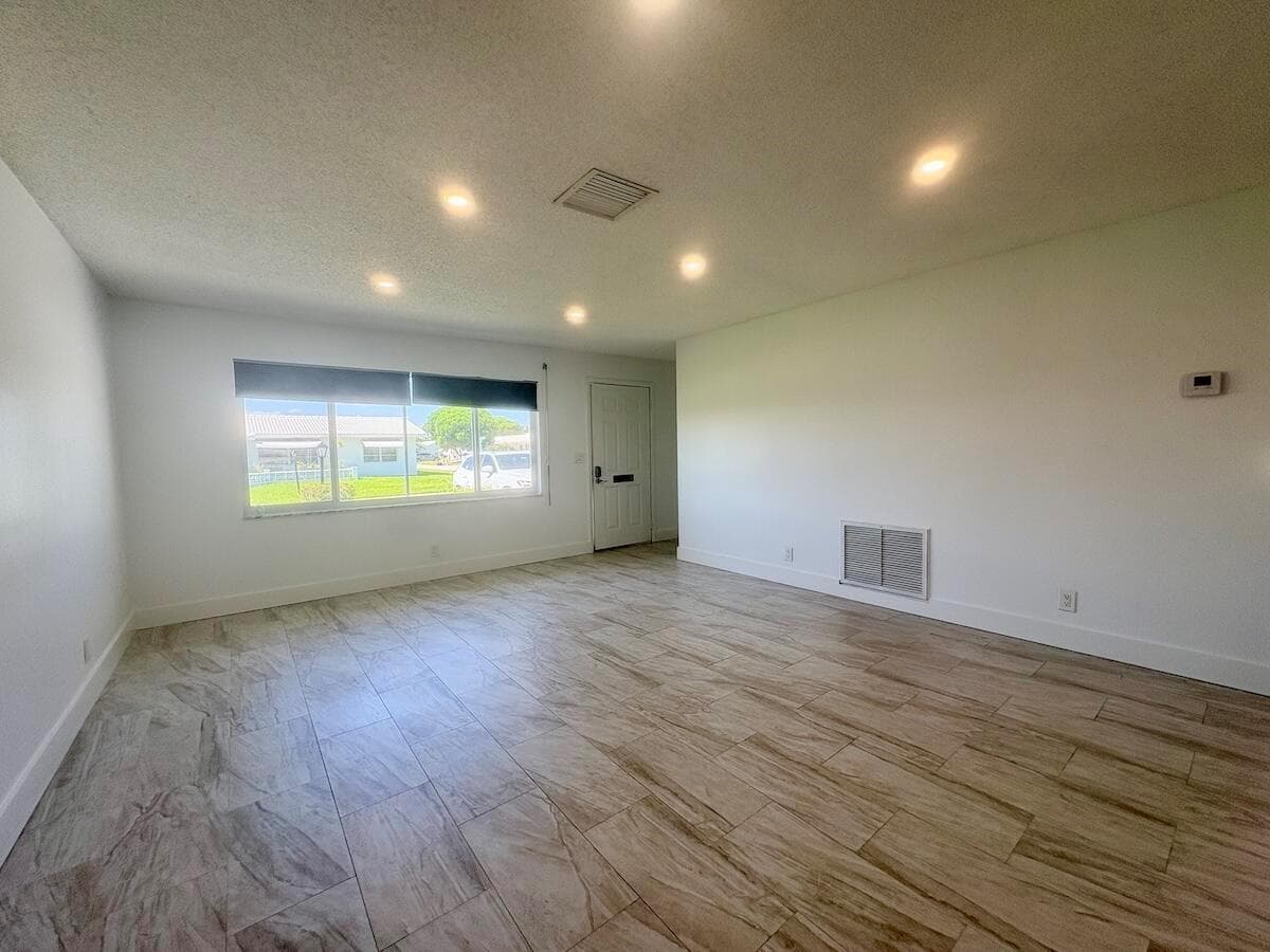 1590 SW 14TH Avenue, Boynton Beach, FL 33426 photo 3
