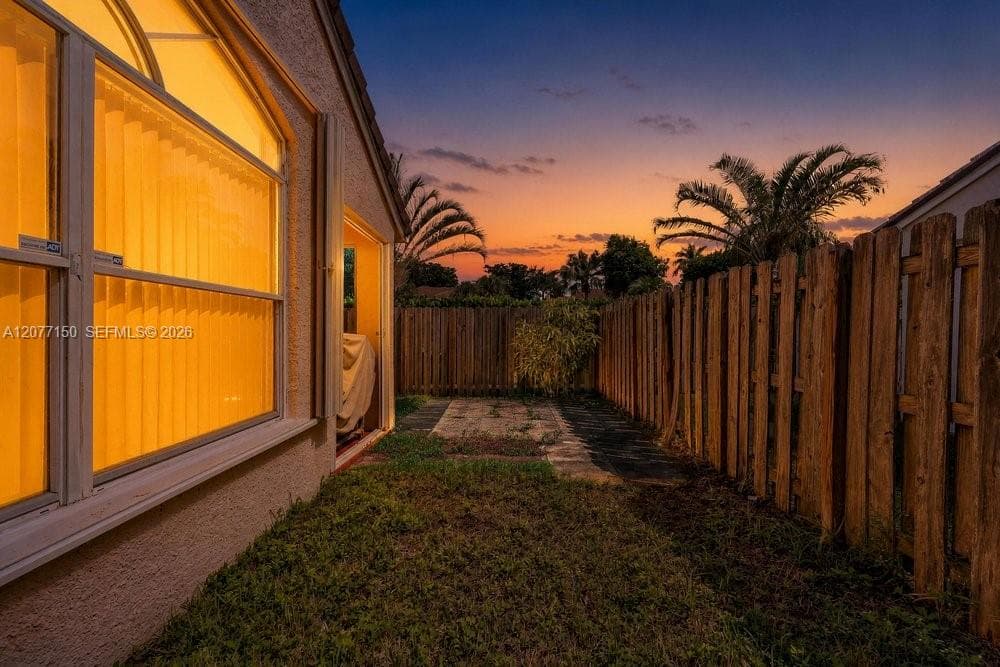 8021 SW 158th Pl, Miami, FL 33193 photo 3