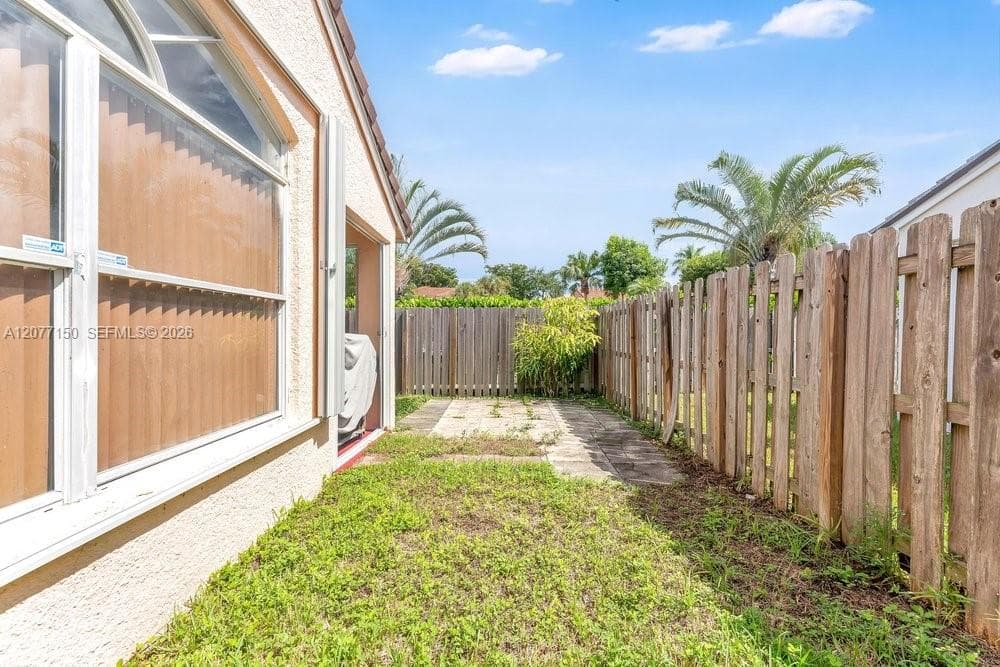 8021 SW 158th Pl, Miami, FL 33193 photo 4