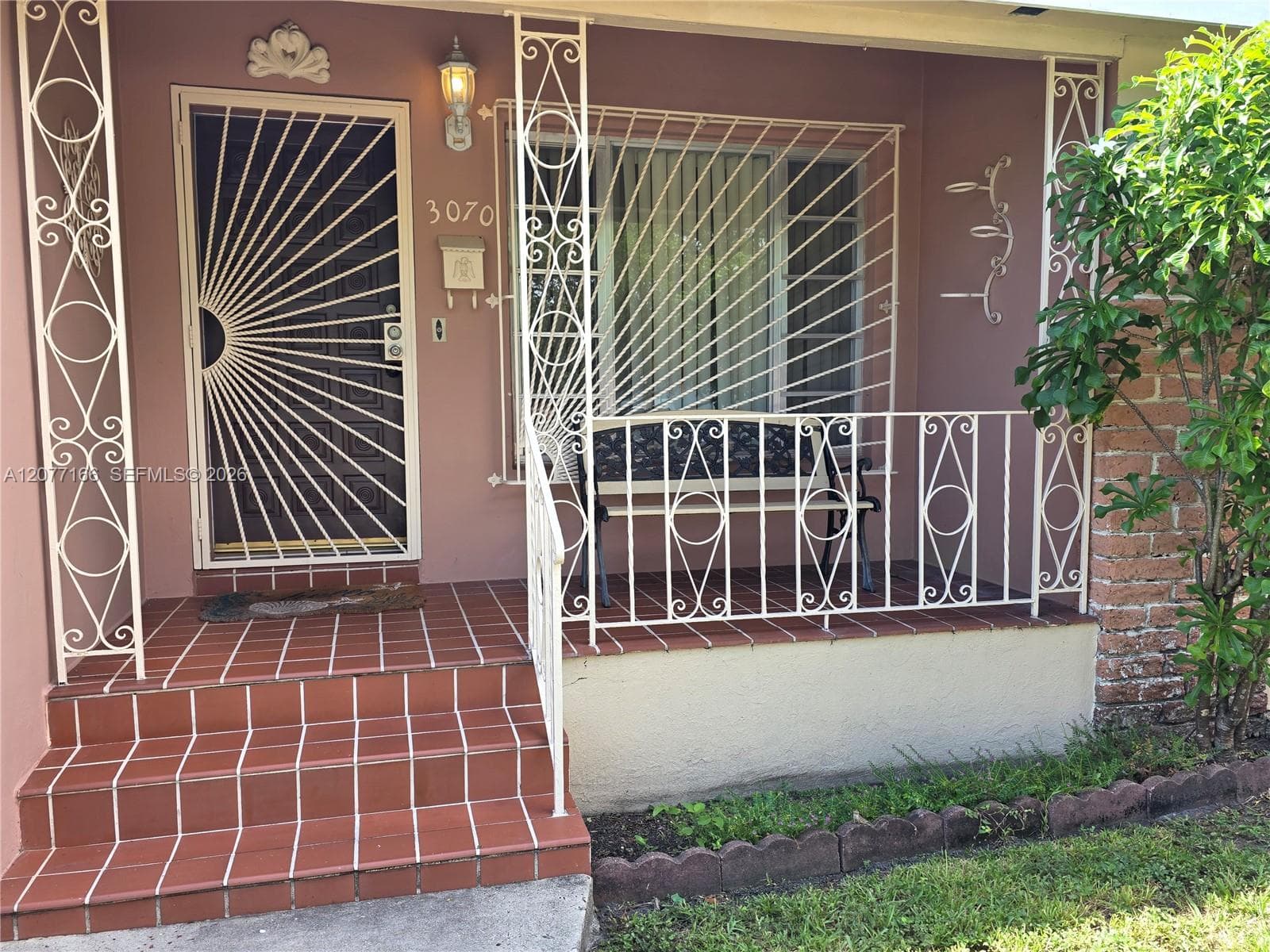 3070 NW 6th St, Miami, FL 33125 photo 2