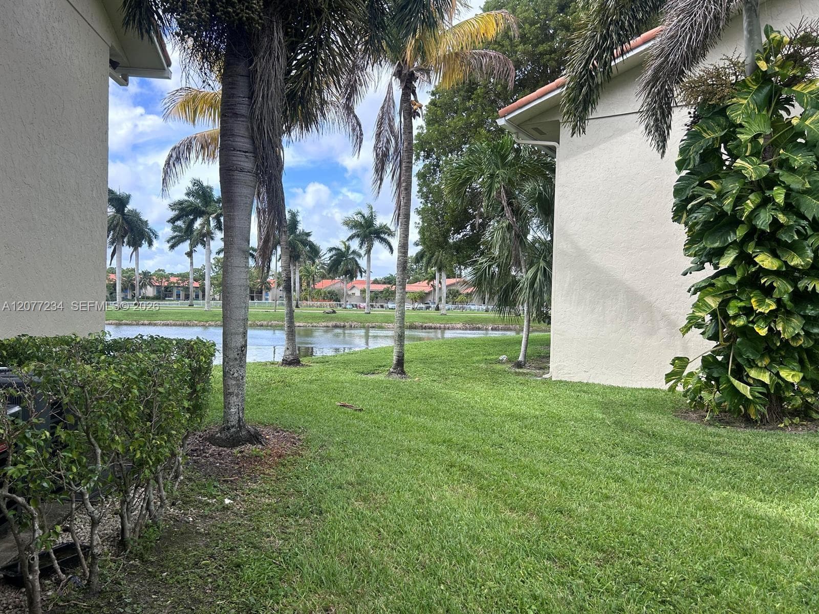 1525 Lake Crystal Dr # D, West Palm Beach, FL 33411 photo 12