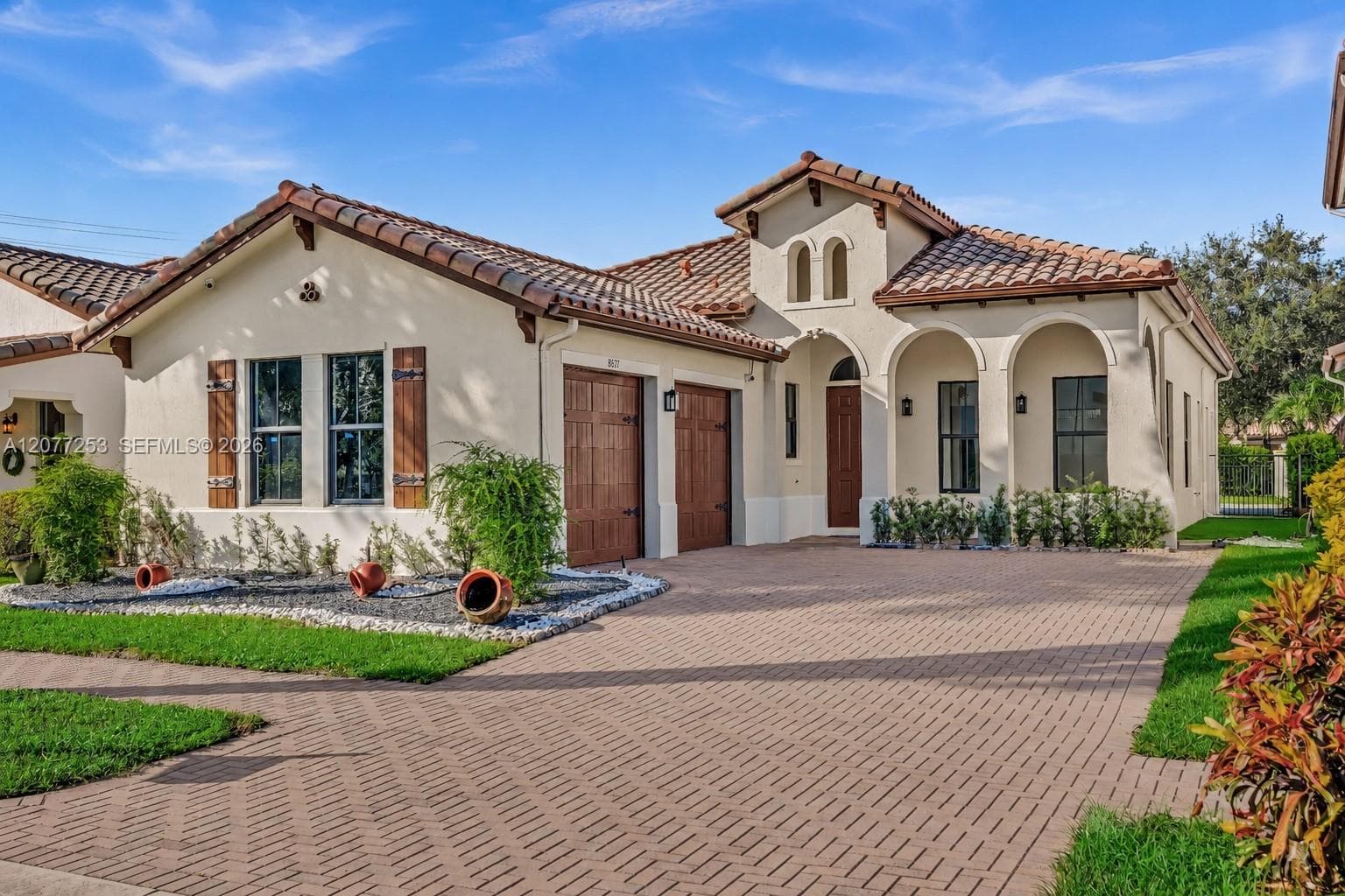 8527 NW 39th Ct, Cooper City, FL 33024