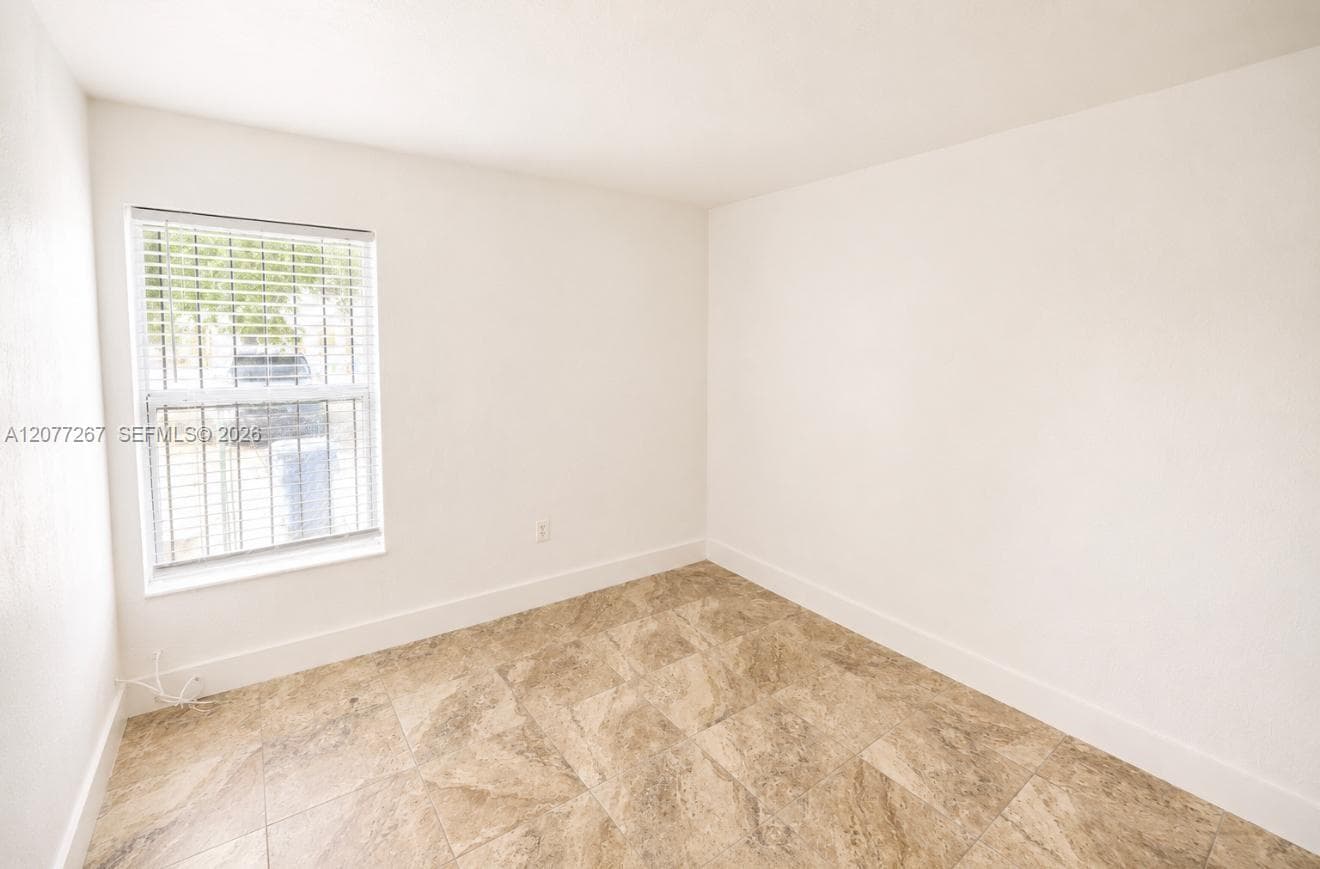 20674 NW 38th Ave, Miami Gardens, FL 33055 photo 10