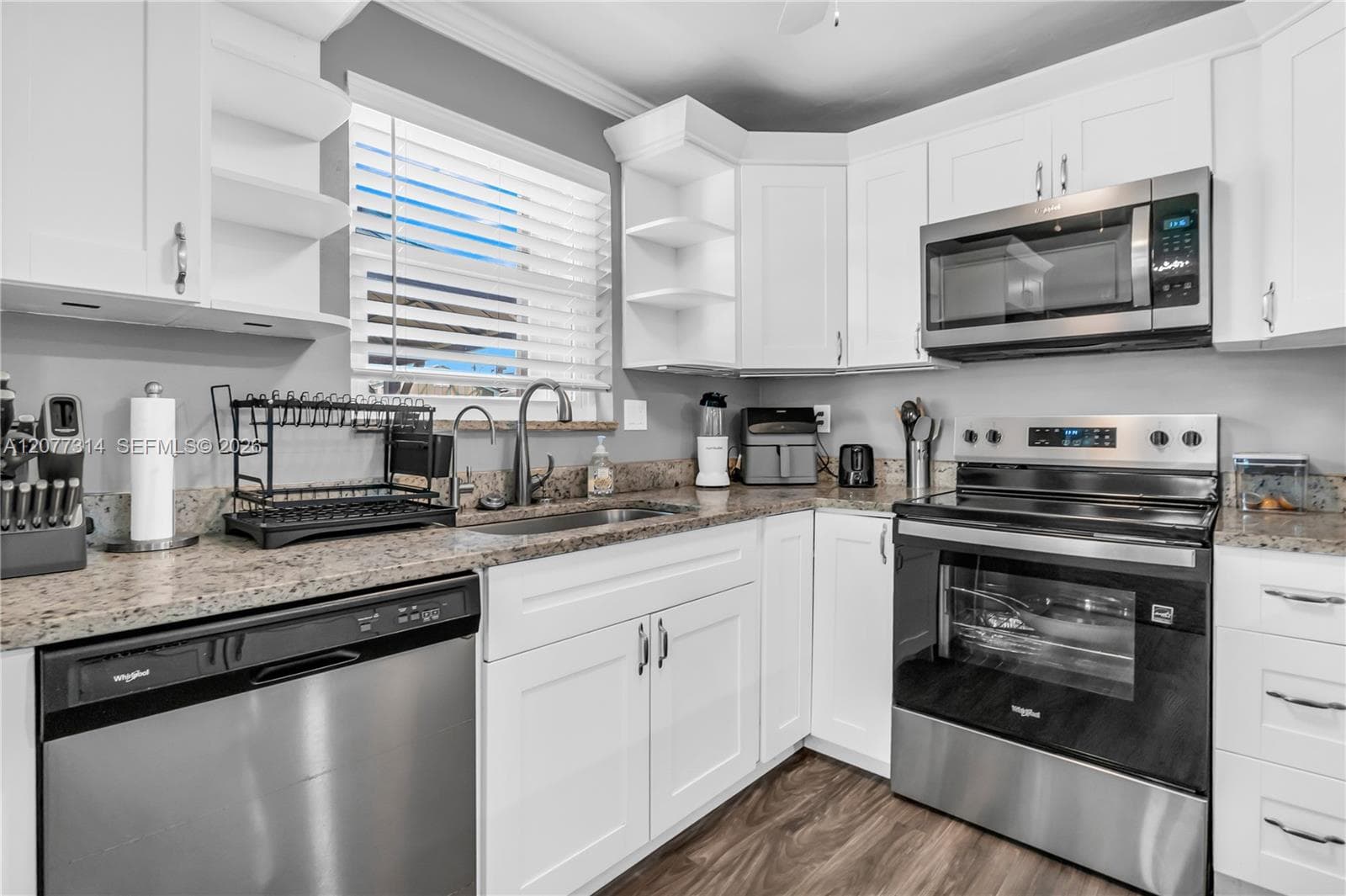 841 NE 59th St, Oakland Park, FL 33334 photo 9