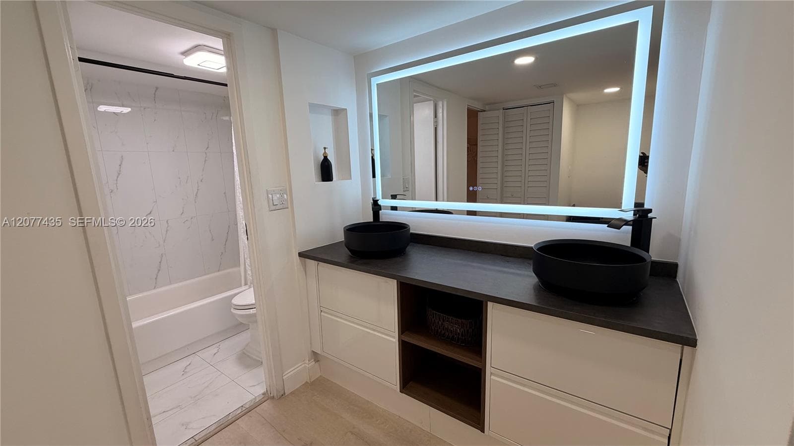 100 Bayview Dr # 431, Sunny Isles Beach, FL 33160 photo 9