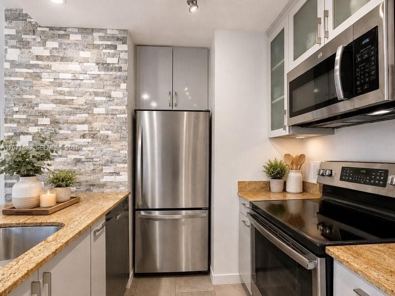 910 Bay Dr # 15, Miami Beach, FL 33141 photo 5