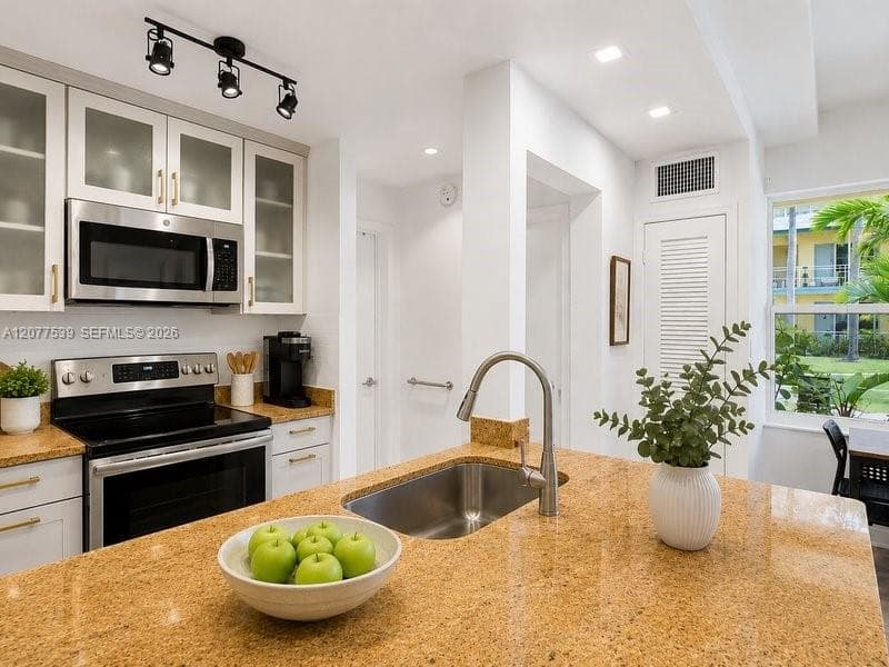 910 Bay Dr # 15, Miami Beach, FL 33141 photo 4
