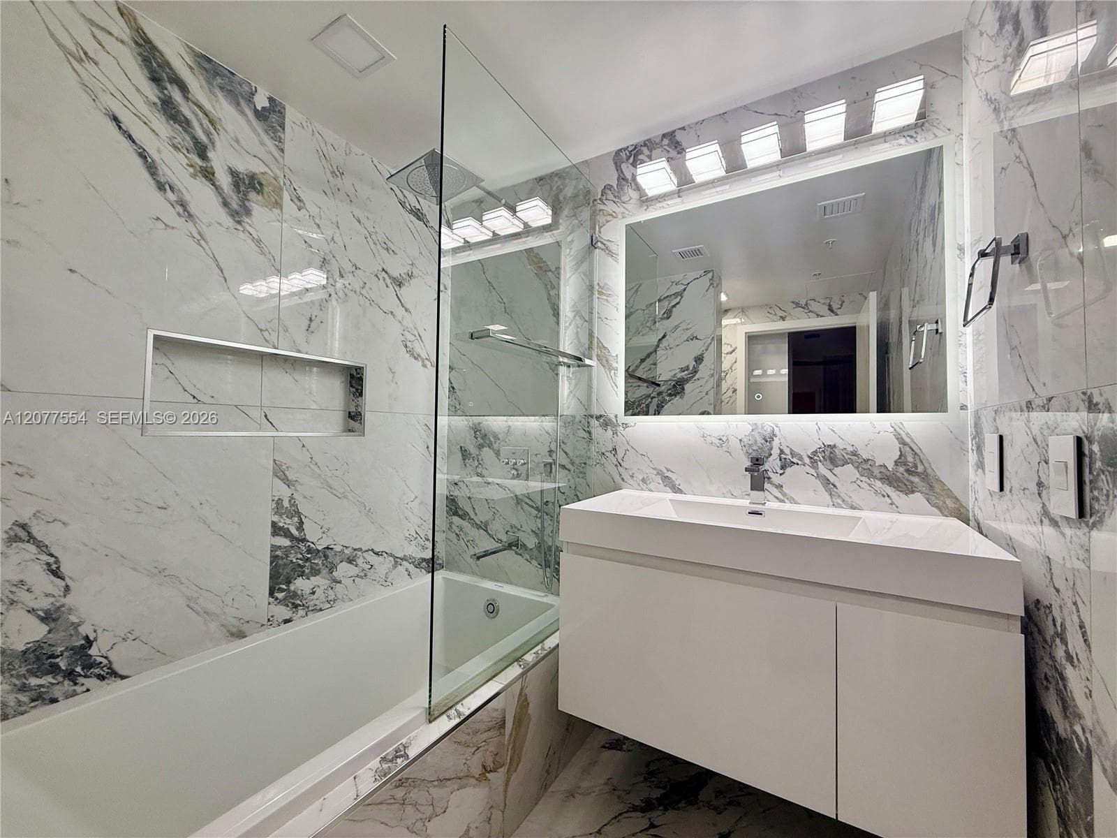 90 SW 3rd St # 3306, Miami, FL 33130 photo 10