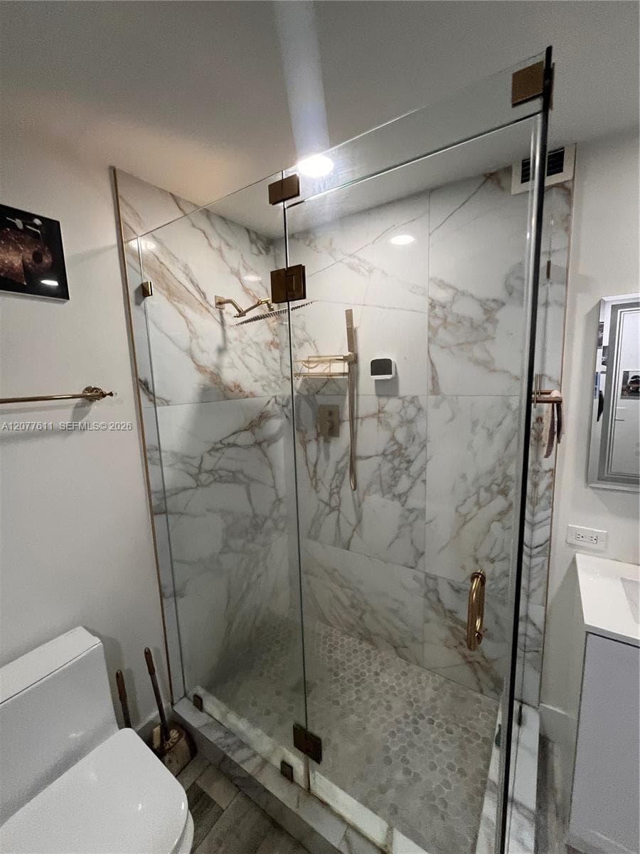 800 NE 195th St # 709, Miami, FL 33179 photo 9