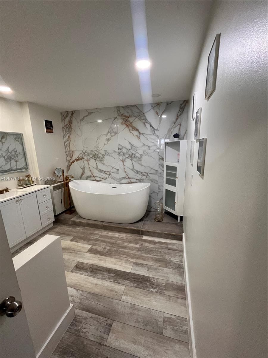 800 NE 195th St # 709, Miami, FL 33179 photo 11