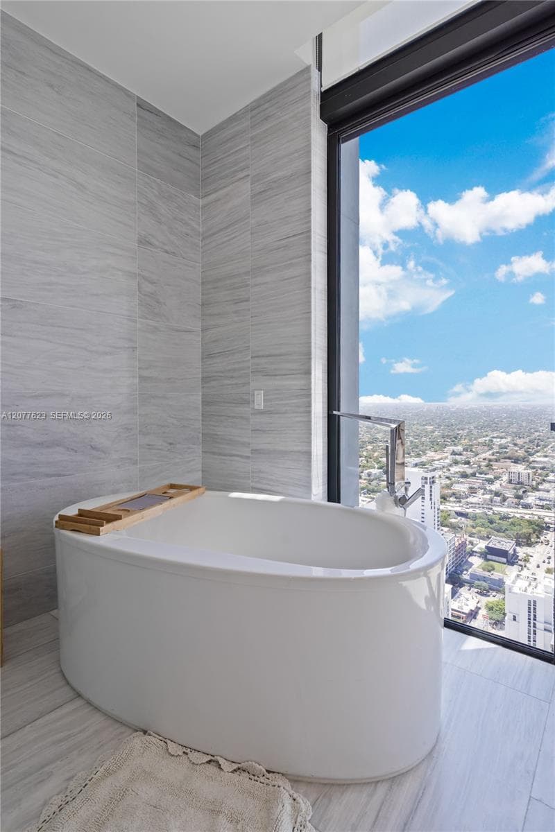 88 SW 7th St # 4203, Miami, FL 33130 photo 12