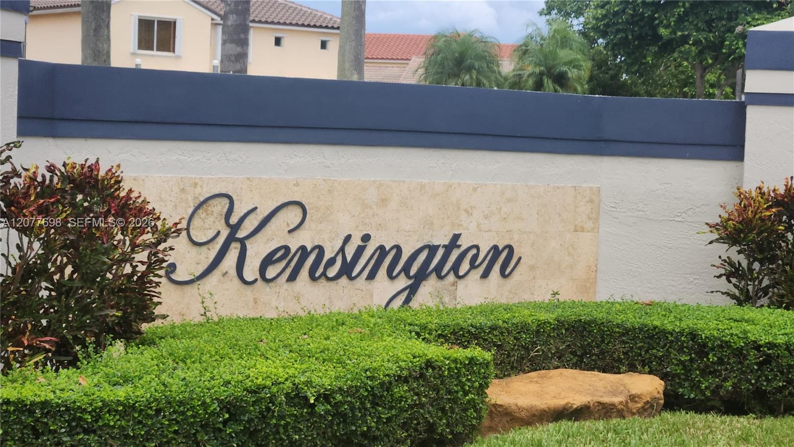 1055 NW 187th Ave, Pembroke Pines, FL 33029