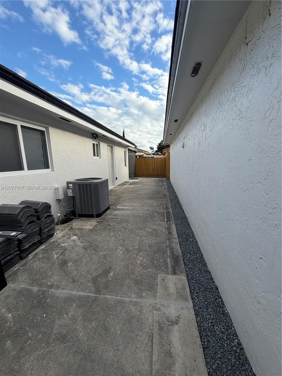 2658 W 74th Ter, Hialeah, FL 33016 photo 2