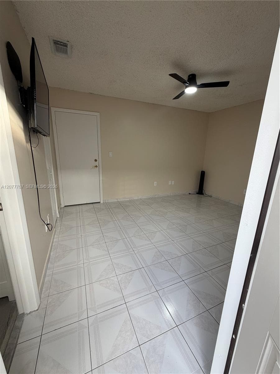 2658 W 74th Ter, Hialeah, FL 33016 photo 4