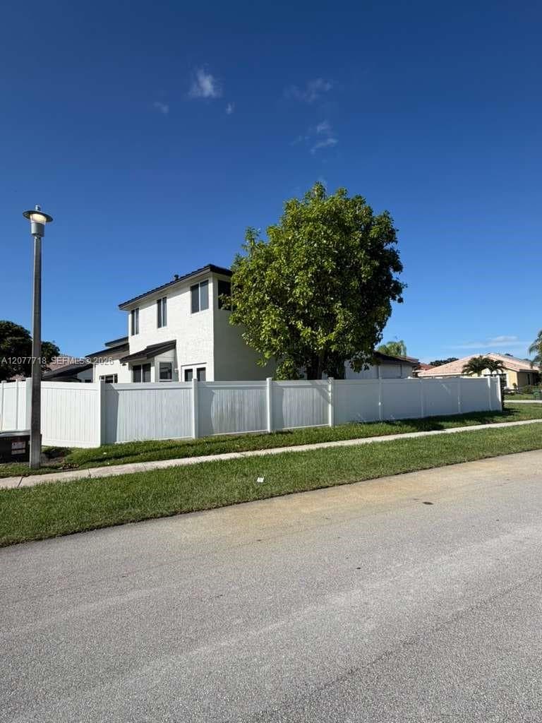 1920 NW 182nd Ter, Pembroke Pines, FL 33029 photo 4