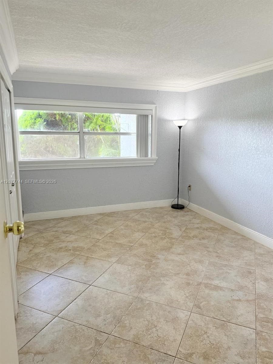 9357 Fontainebleau Blvd # D104, Miami, FL 33172 photo 6