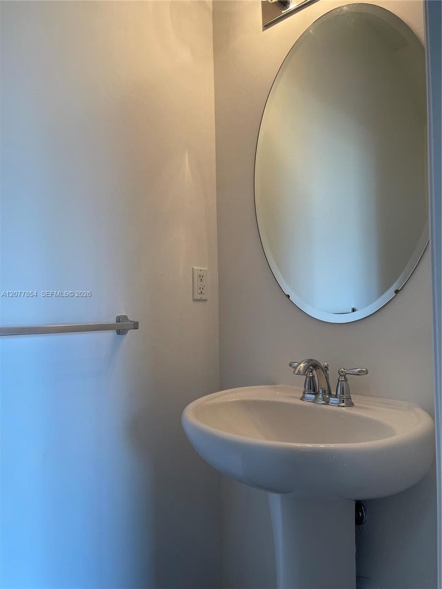 165 SE 21st Ter, Homestead, FL 33033 photo 7