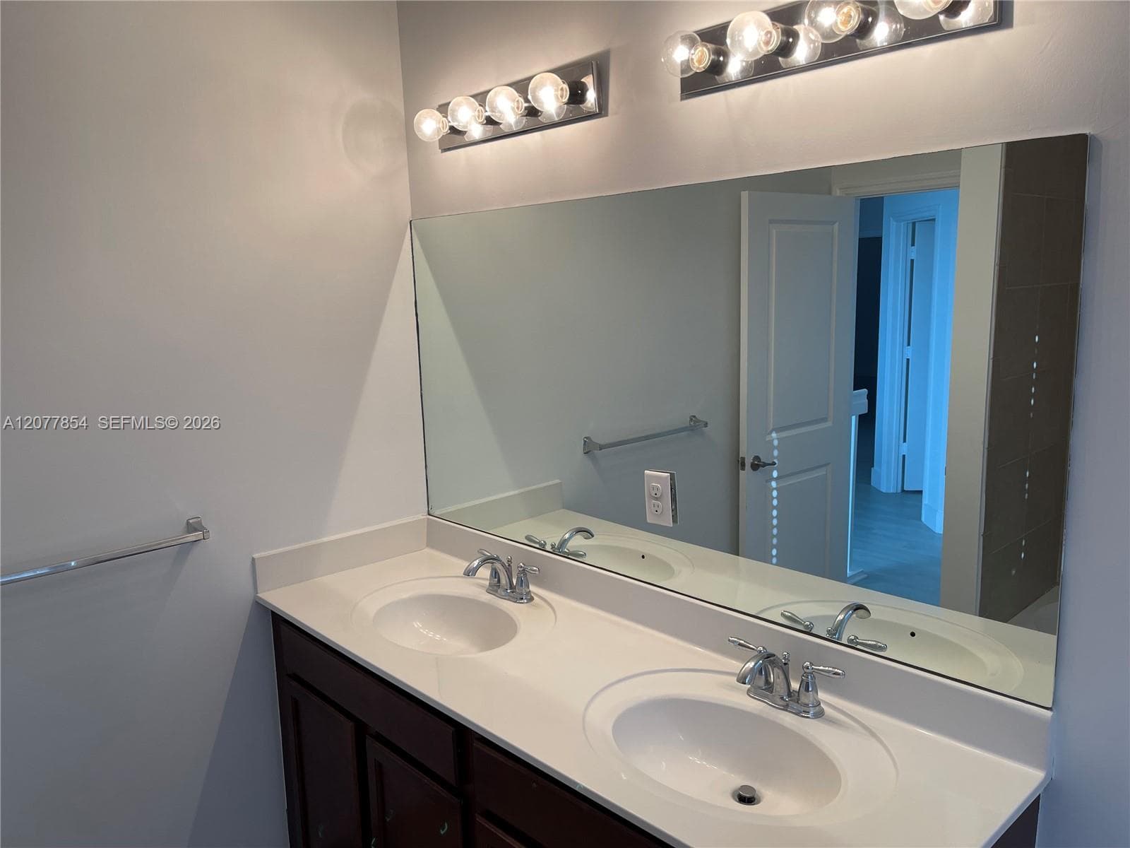 165 SE 21st Ter, Homestead, FL 33033 photo 11