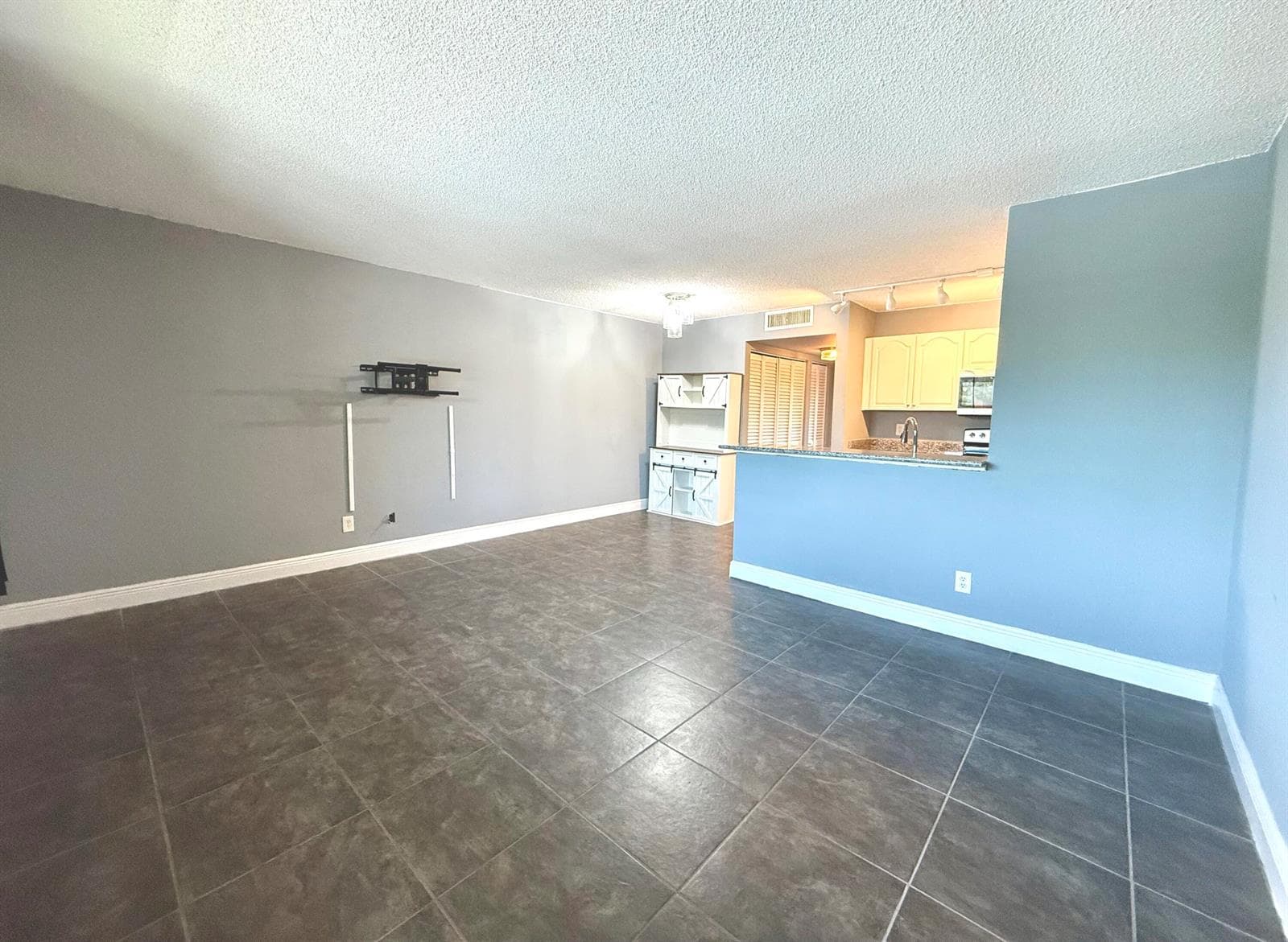 1625 Meadows Circle W, Boynton Beach, FL 33436 photo 6