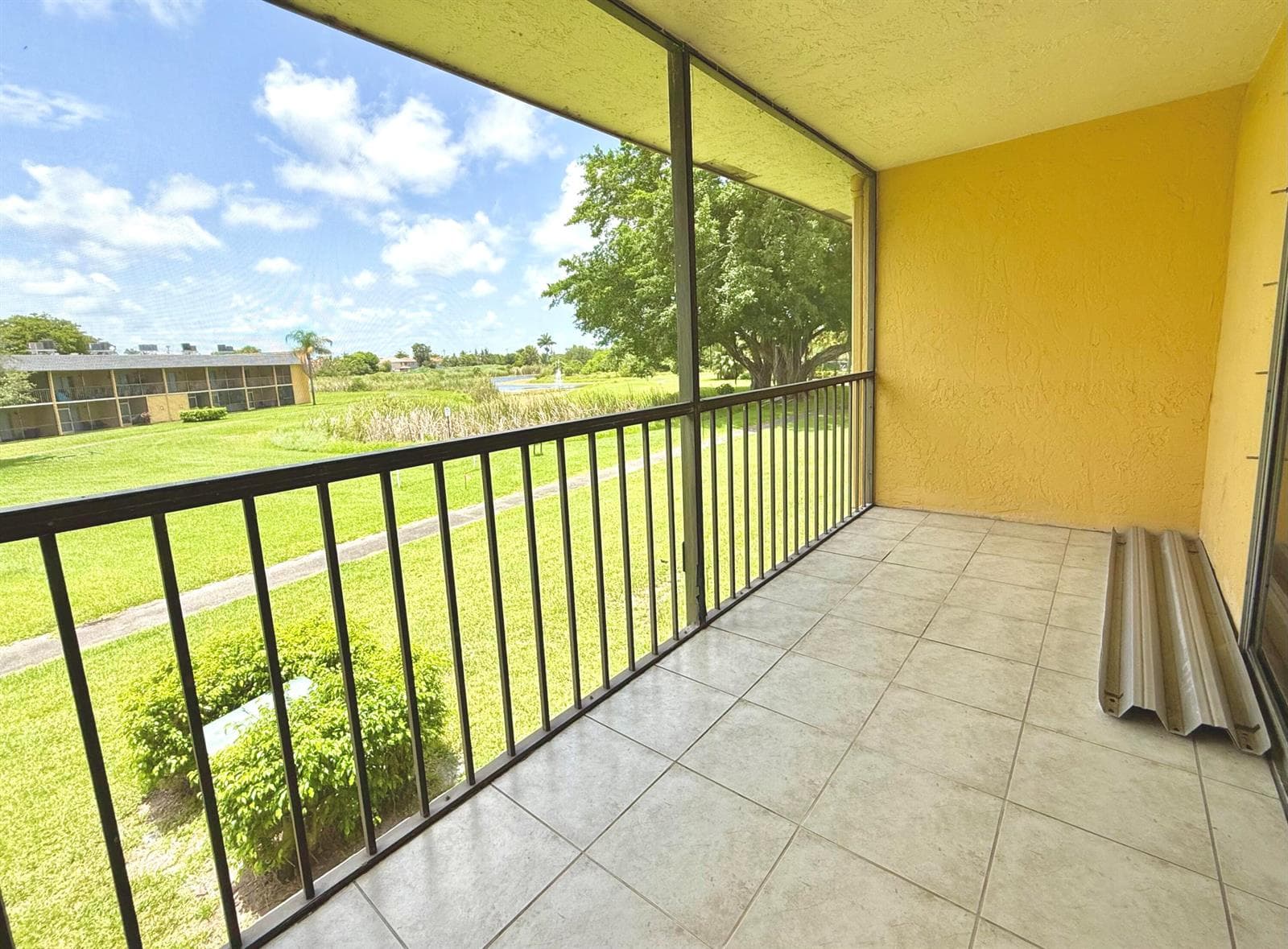 1625 Meadows Circle W, Boynton Beach, FL 33436 photo 10