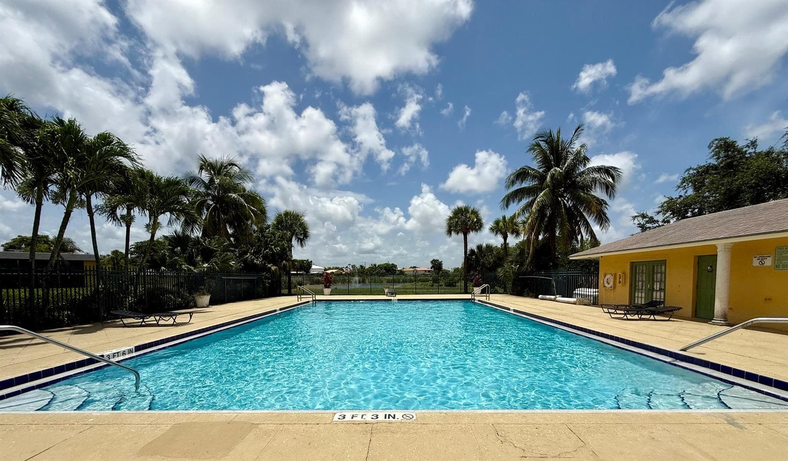 1625 Meadows Circle W, Boynton Beach, FL 33436 photo 11