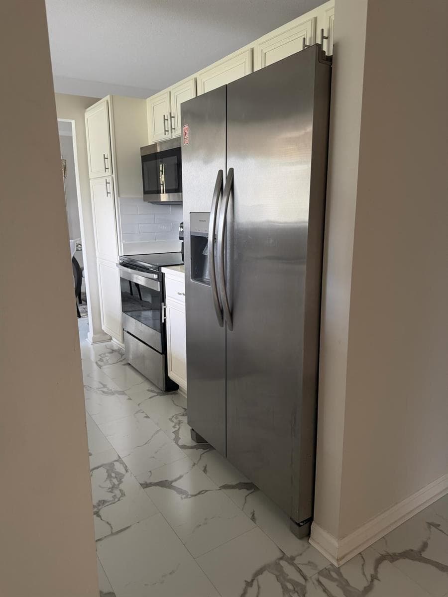 107 HALF MOON Circle # D, Jupiter, FL 33458 photo 7