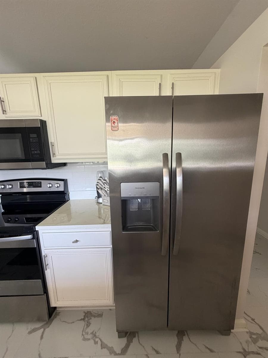 107 HALF MOON Circle # D, Jupiter, FL 33458 photo 11