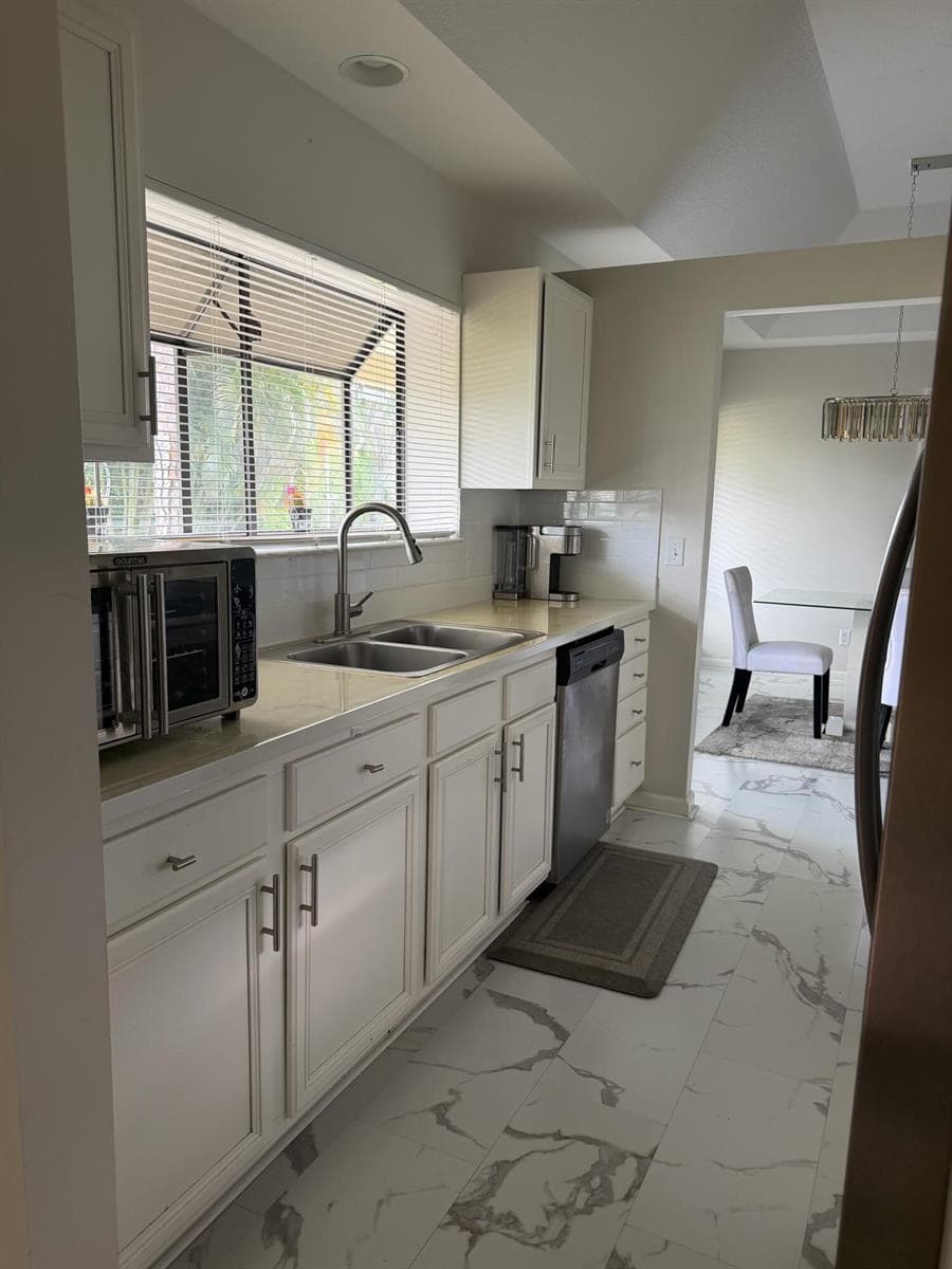 107 HALF MOON Circle # D, Jupiter, FL 33458 photo 8