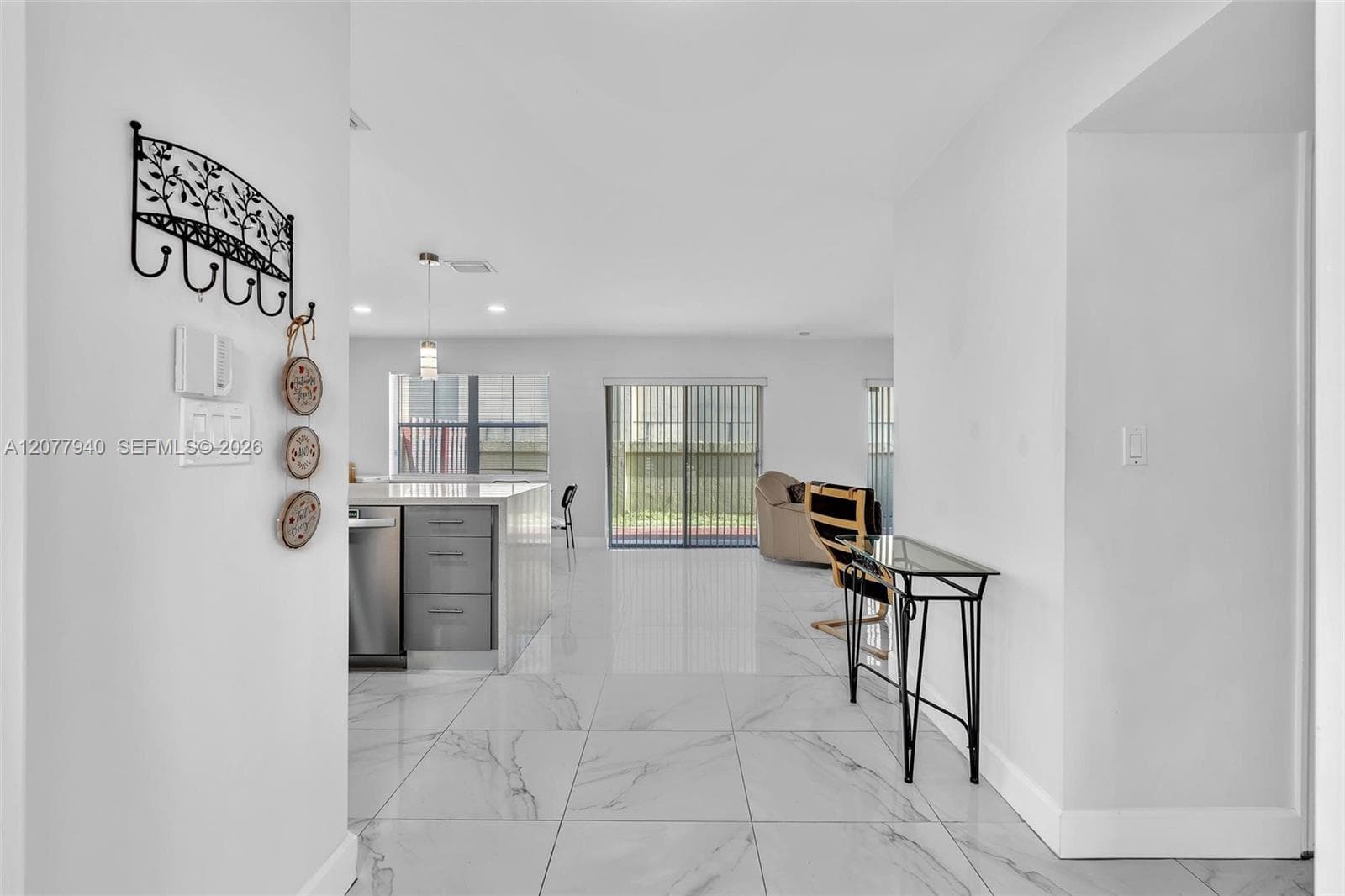 13949 N Forest Oak Cir, Davie, FL 33325 photo 4