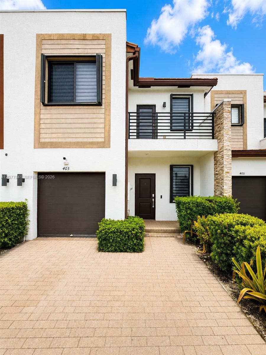 403 NE 208th Ter, Miami, FL 33179 photo 2