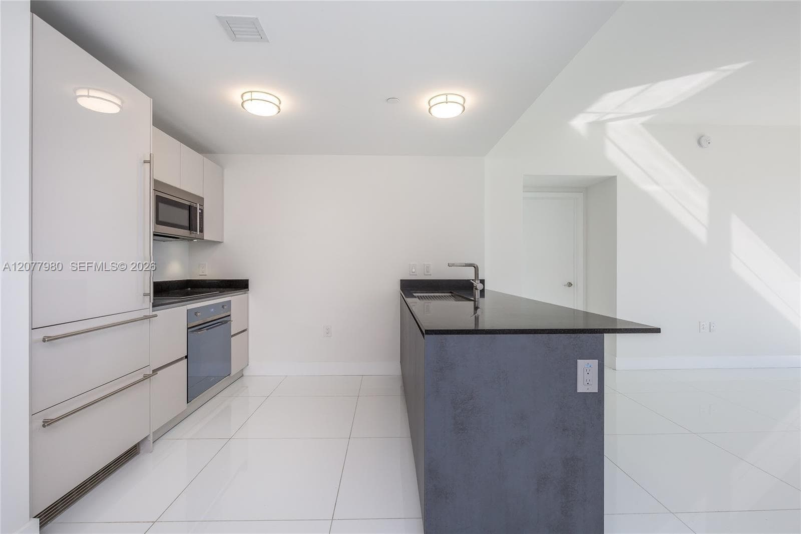 1010 Brickell Ave # 1402, Miami, FL 33131 photo 10