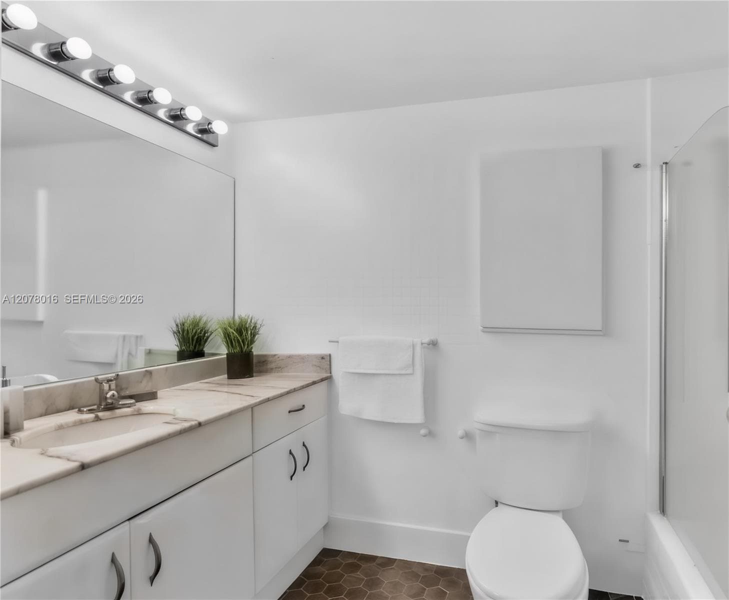 1200 Brickell Bay Dr # 2510, Miami, FL 33131 photo 4