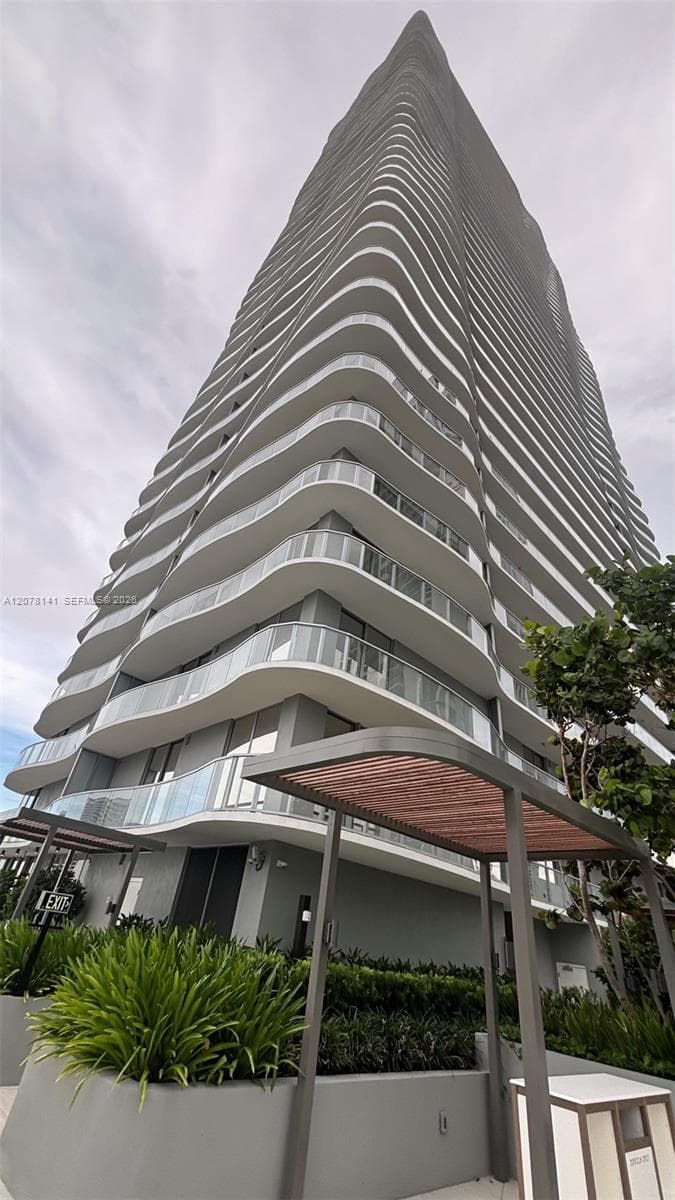 1400 Biscayne Blvd # 2106, Miami, FL 33132 photo 2