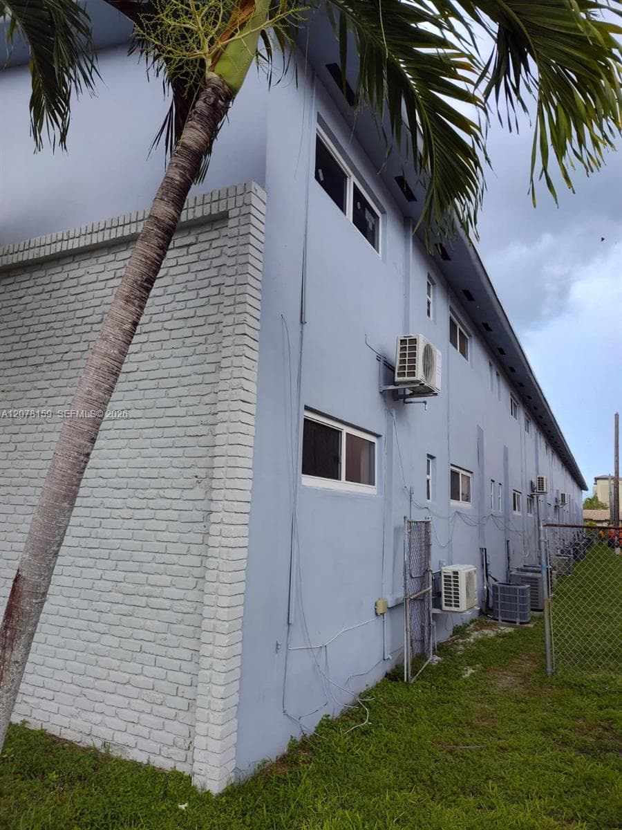 655 Eldron Dr # 26, Miami Springs, FL 33166 photo 7