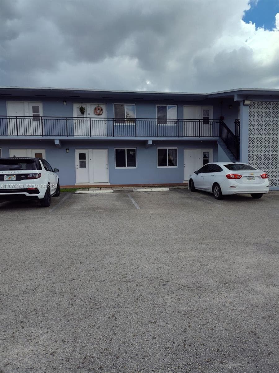 655 Eldron Dr # 26, Miami Springs, FL 33166 photo 3