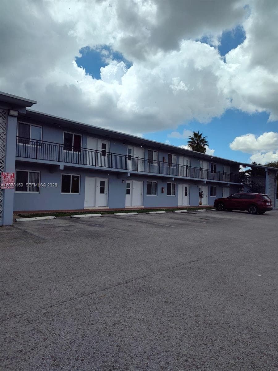 655 Eldron Dr # 26, Miami Springs, FL 33166 photo 4