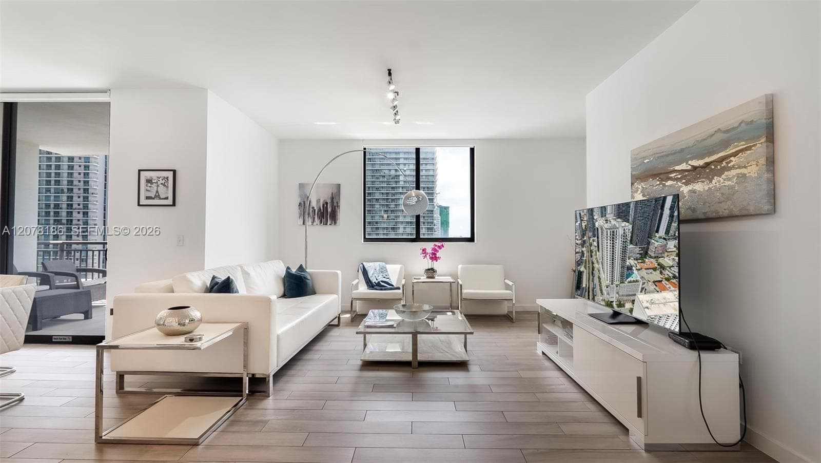 999 SW 1st Ave # 2004, Miami, FL 33130