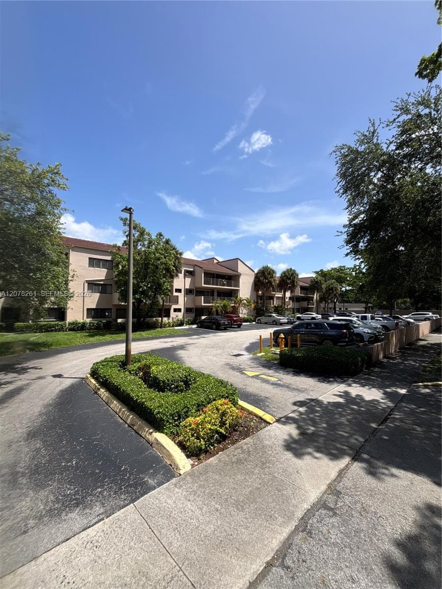 6305 Gage Pl # 309A, Miami Lakes, FL 33014