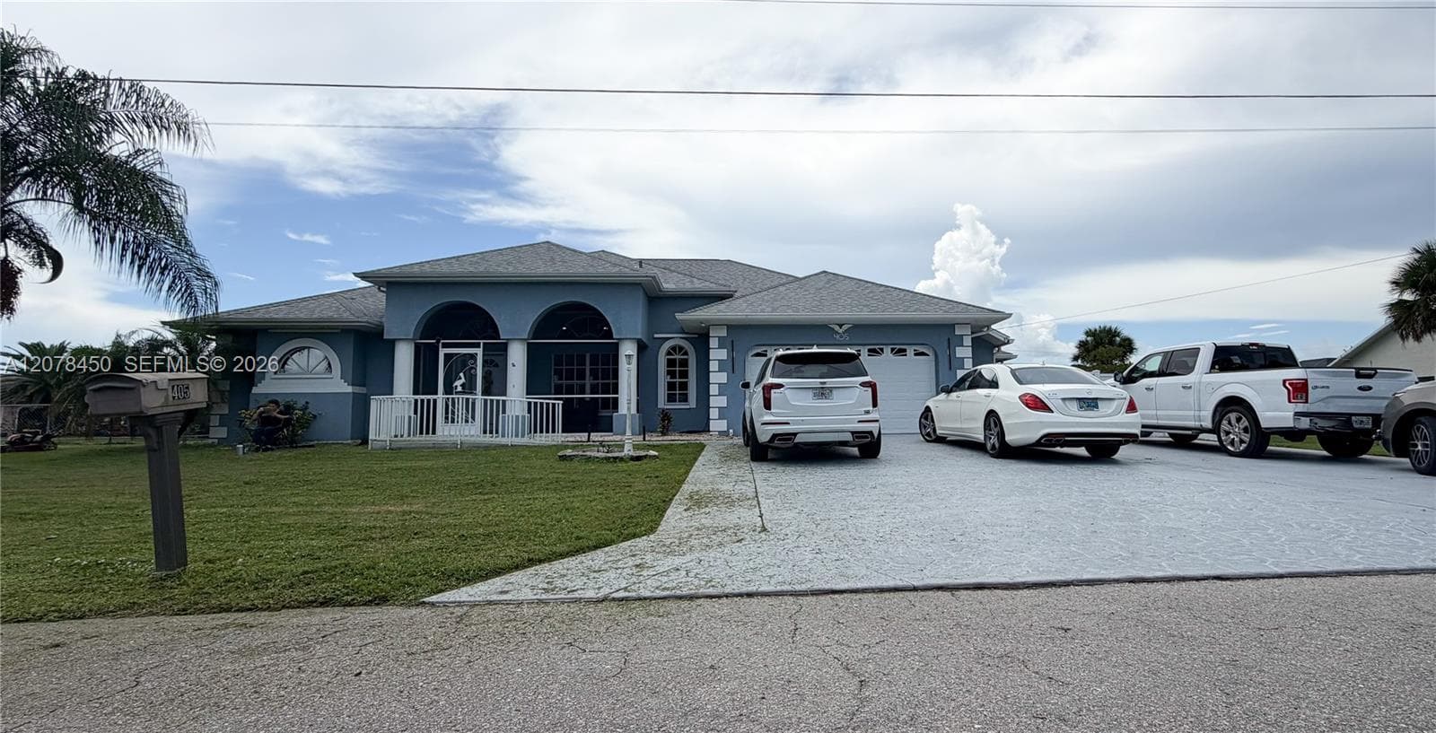 405 MC KINLEY, Lehigh Acres, FL 33972