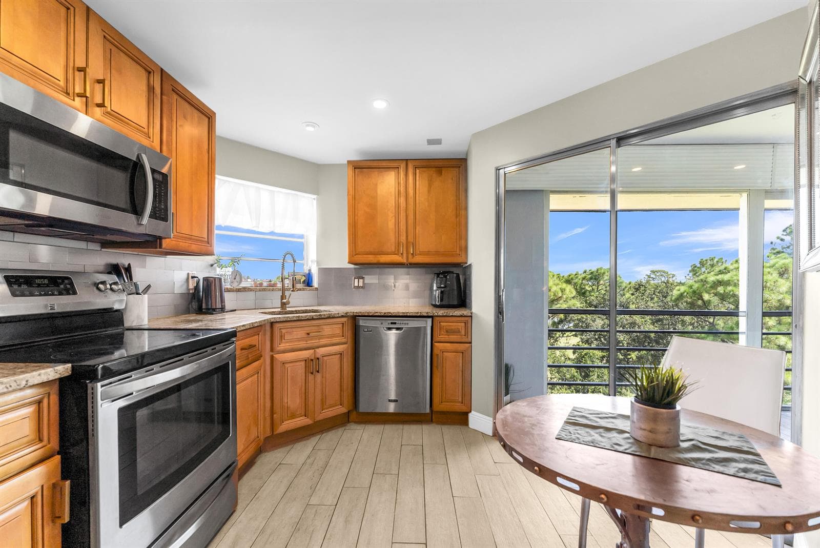 3836 Via Poinciana # 607, Lake Worth, FL 33467 photo 9