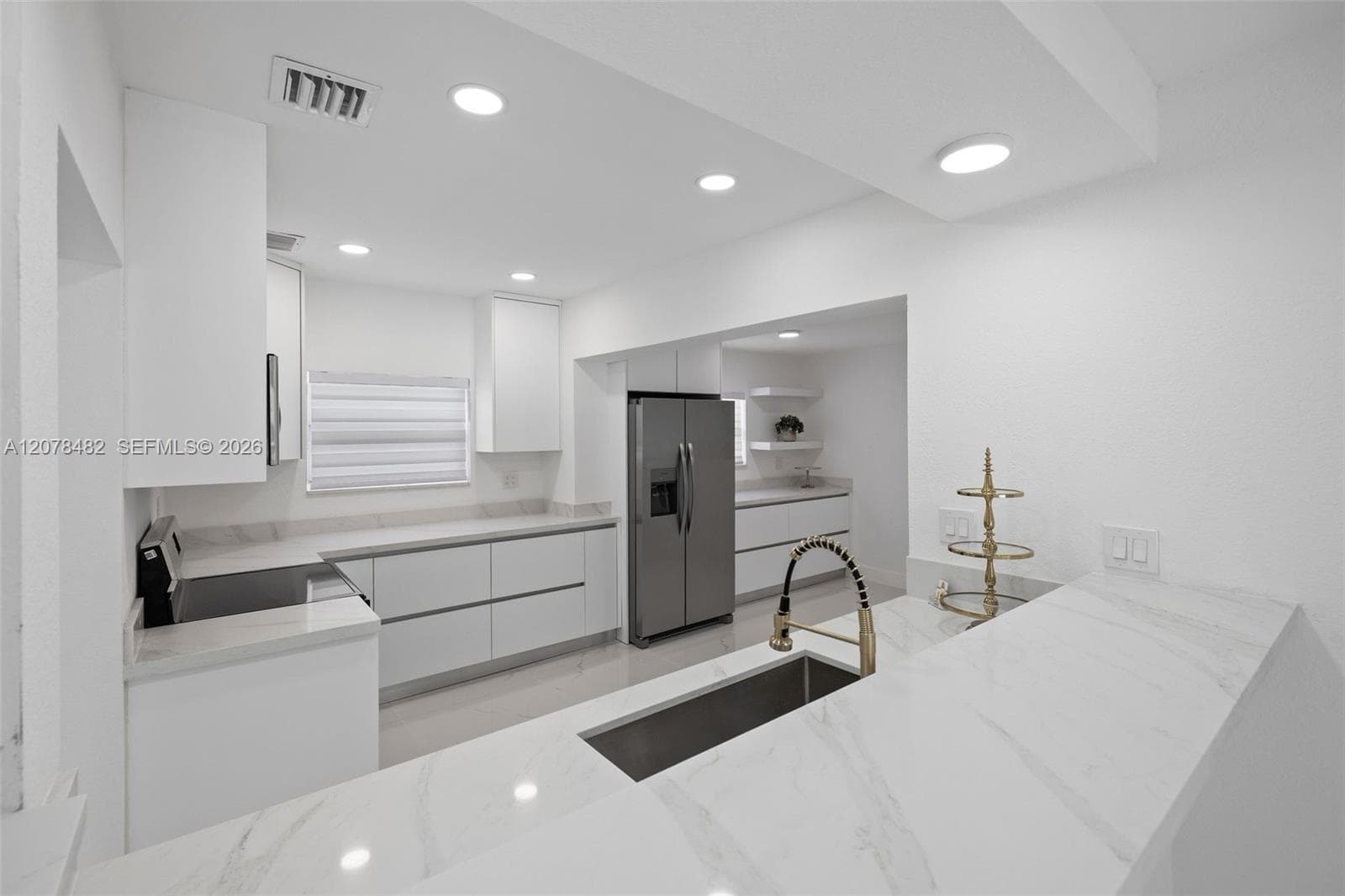10901 SW 47th Ter, Miami, FL 33165 photo 8