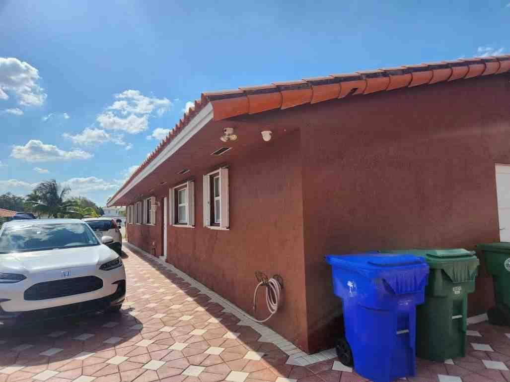 1195 NW 30TH Place, Miami, FL 33125 photo 2