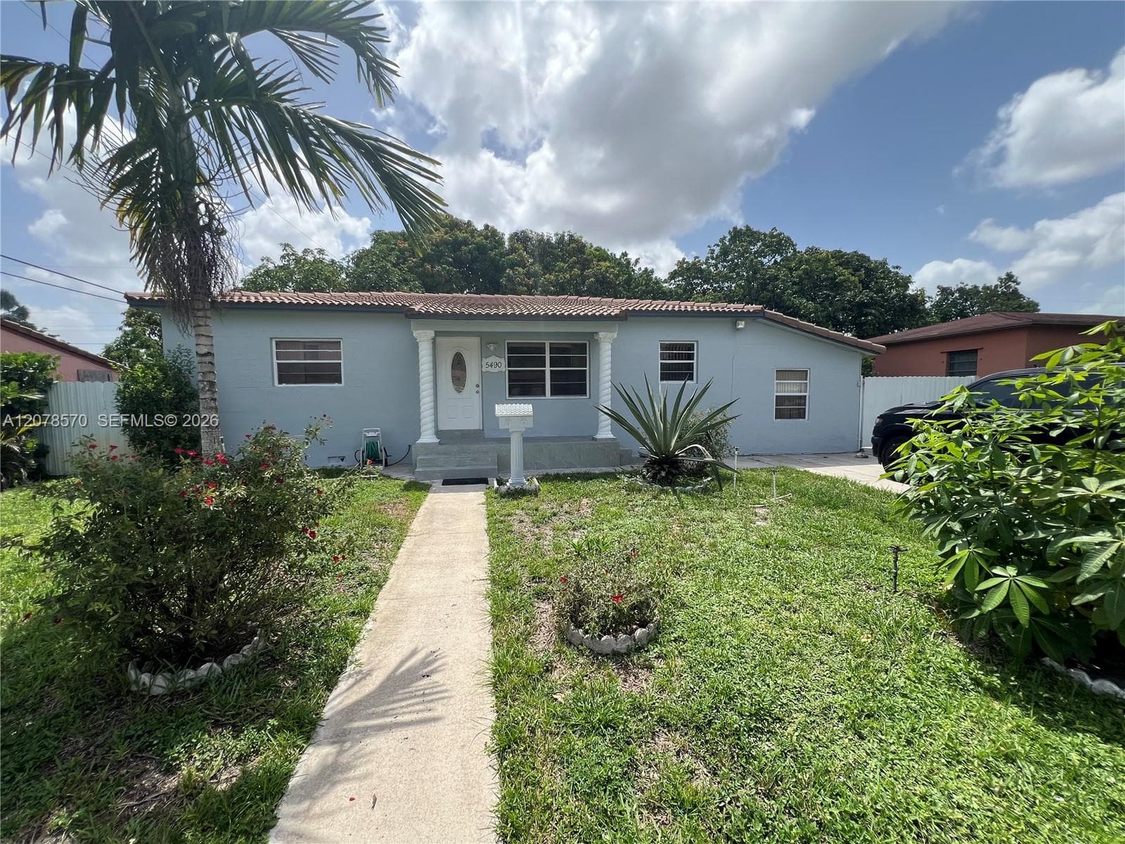5490 W 2nd Ave, Hialeah, FL 33012 photo 2