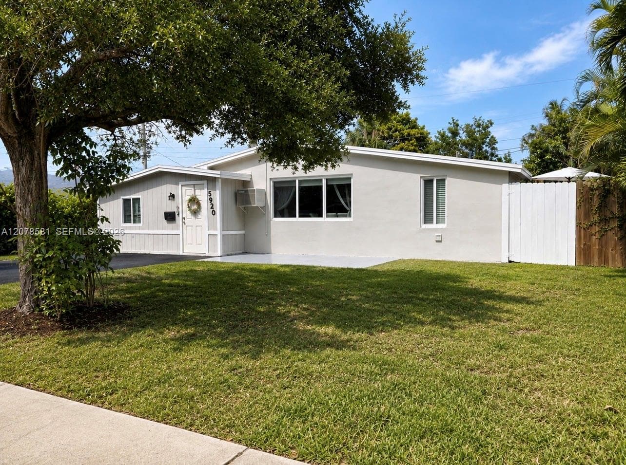 5920 NE 1st Terrace, Fort Lauderdale, FL 33334 photo 2