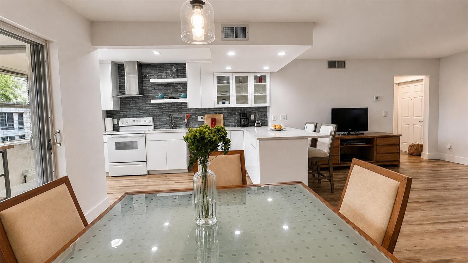 21 COLONIAL CLUB Drive # 303, Boynton Beach, FL 33435 photo 5