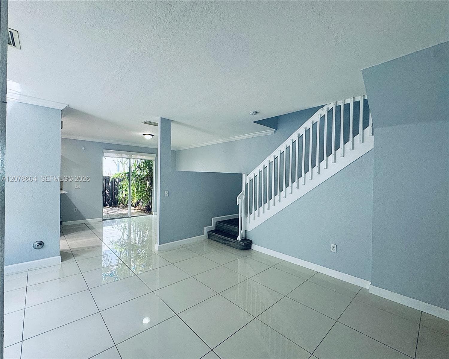 1035 NE 207th Ter, Miami, FL 33179 photo 3